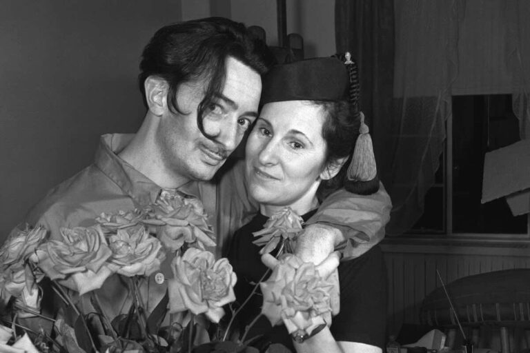 Salvador Dali and Elena Diakonova together in a photo / Lenta.ru