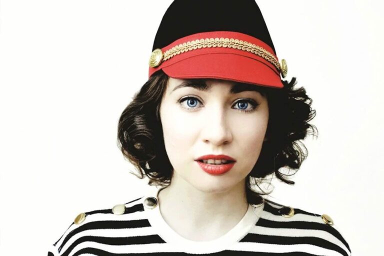 Regina Spektor: How Language and Roots Shaped a Global Artist