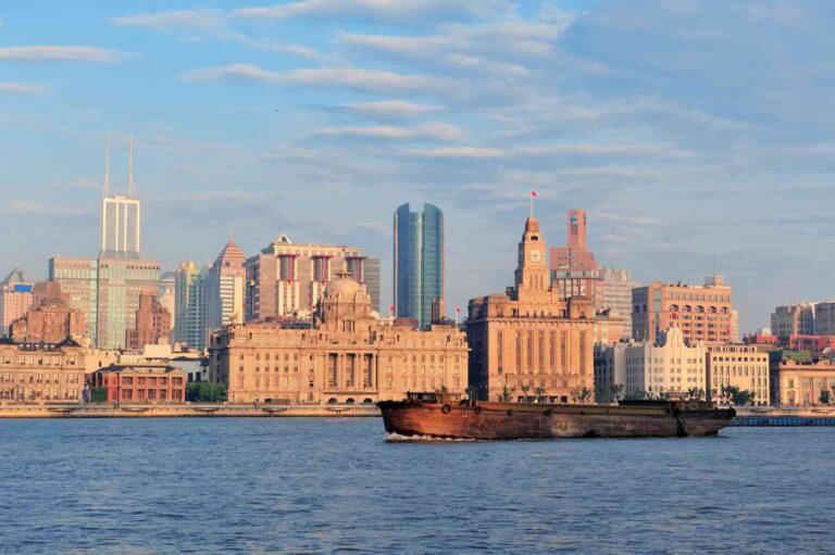 St. Petersburg and New York: Two Capitals of Art