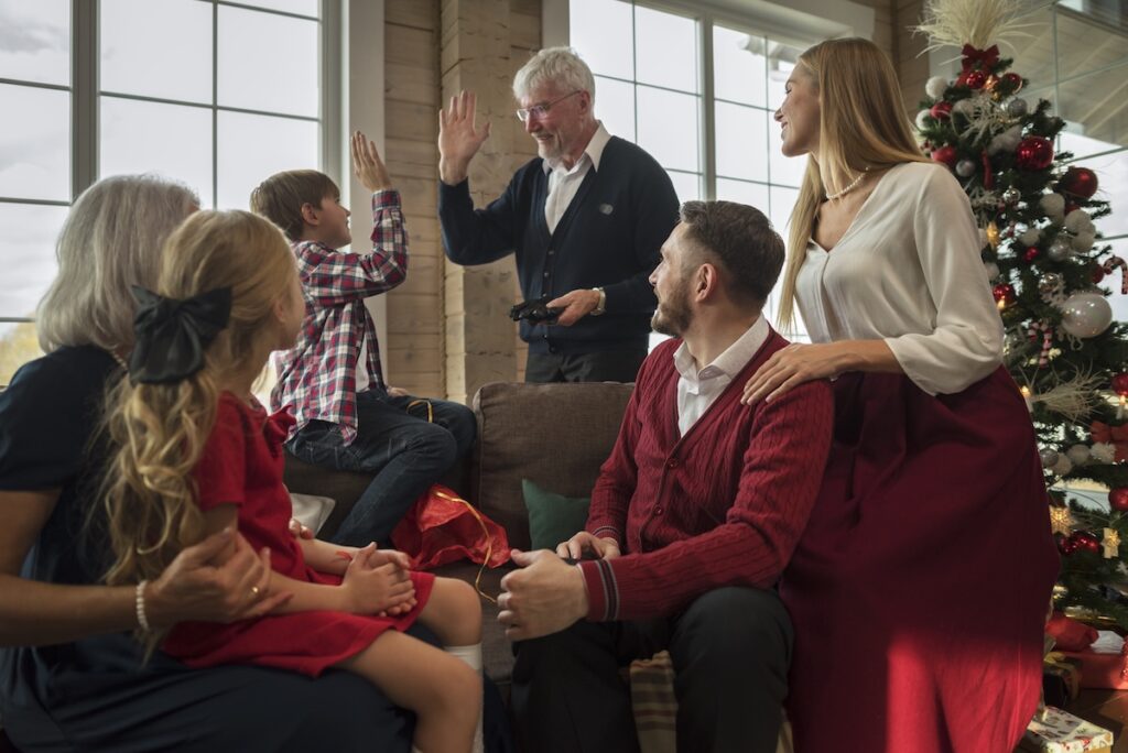 Родственники отмечают Рождество