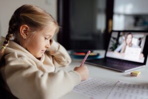 Почему родители в США все чаще выбирают онлайн-обучение для детей