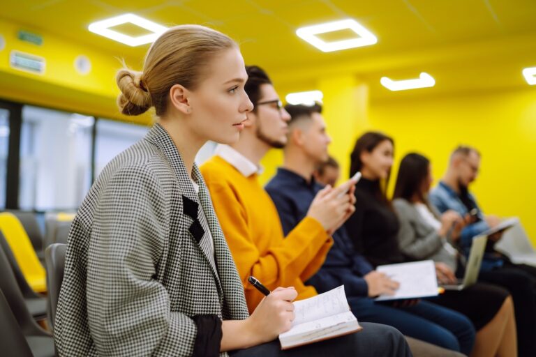 Higher education in the U.S. is cracking at the seams: why alternative education is on the rise