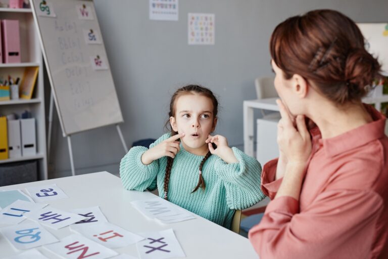 Learn Russian: Simple Guide to Consonants and Vowels for Kids - Palme School