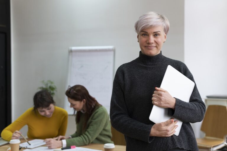 US Bank invests in teachers, not schools.