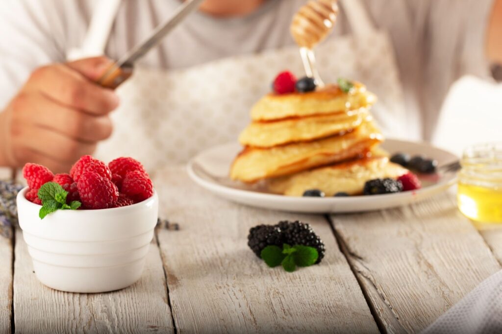 Оладьи и малина