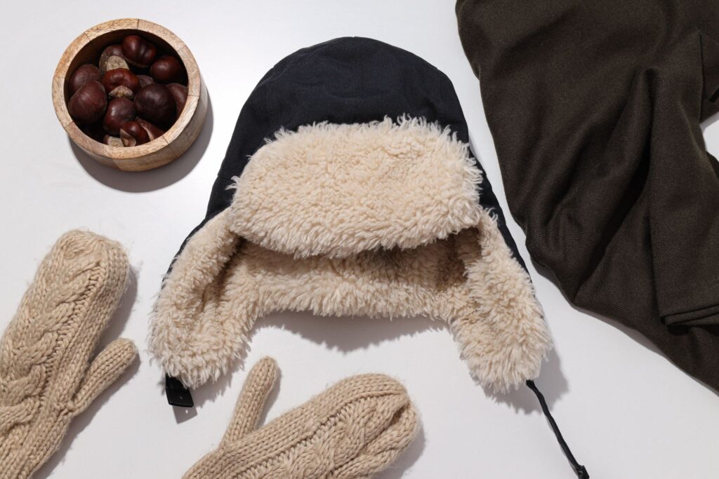 Ушанка, рукавицы,фундук