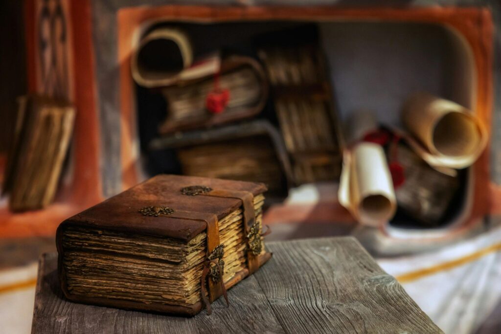 Старинная книга