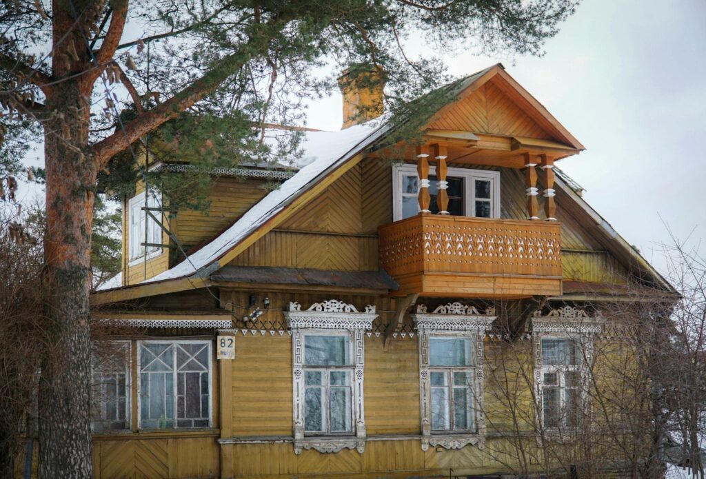 Старинный русский дом