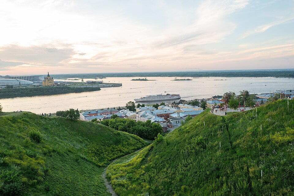 Слияние Оки и Волги в Нижнем Новгороде